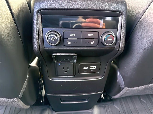 Used 2023 GMC Acadia SLT w/ Preferred Package image 22