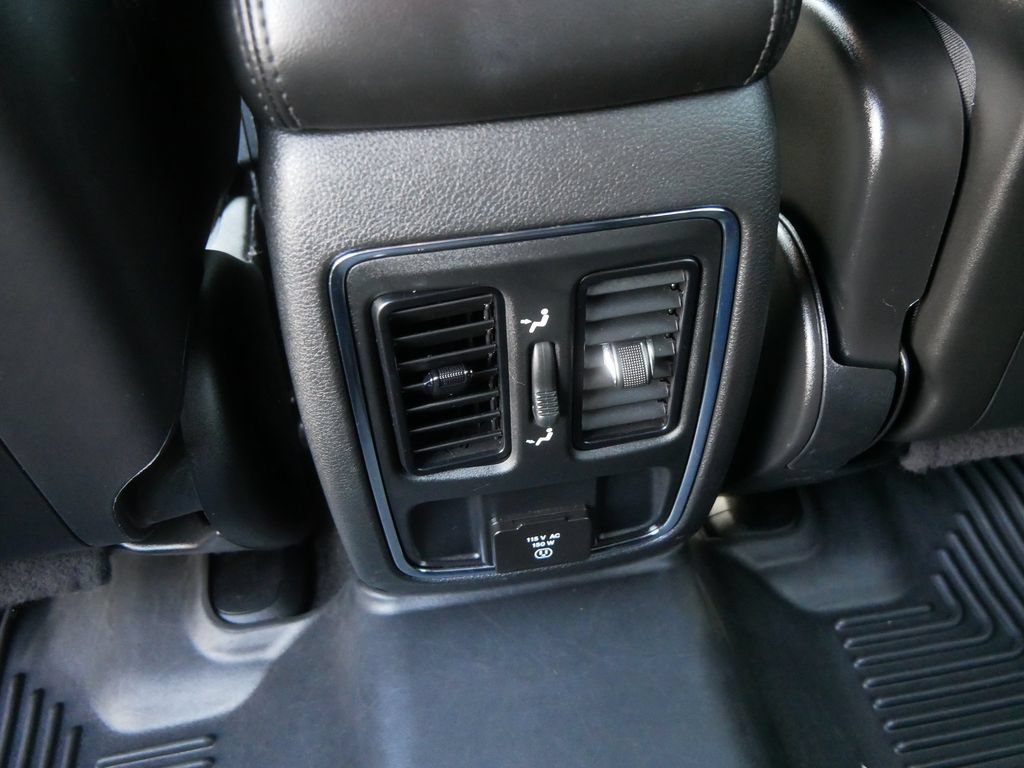 Used 2021 Jeep Grand Cherokee Laredo X AWD/4WD image 19
