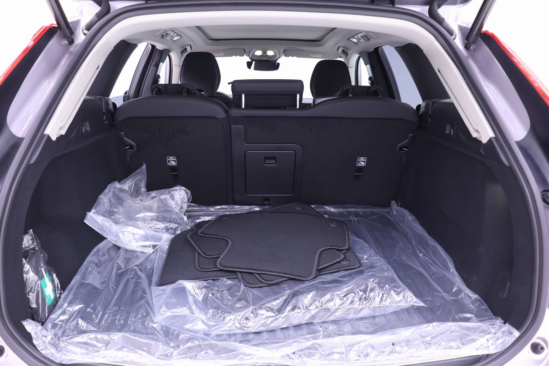 Certified 2026 Volvo XC60 B5 Plus w/ Protection Package Premier image 21