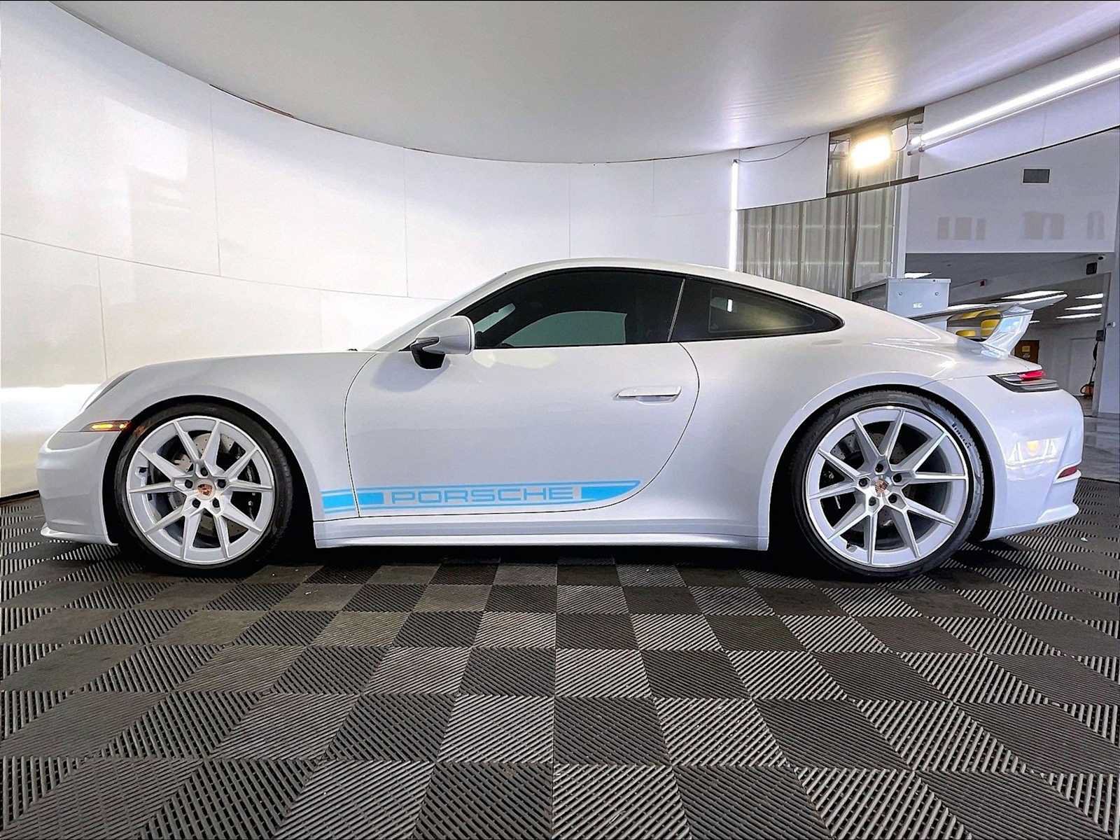 Certified 2026 Porsche 911 Carrera 4S AWD/4WD image 2