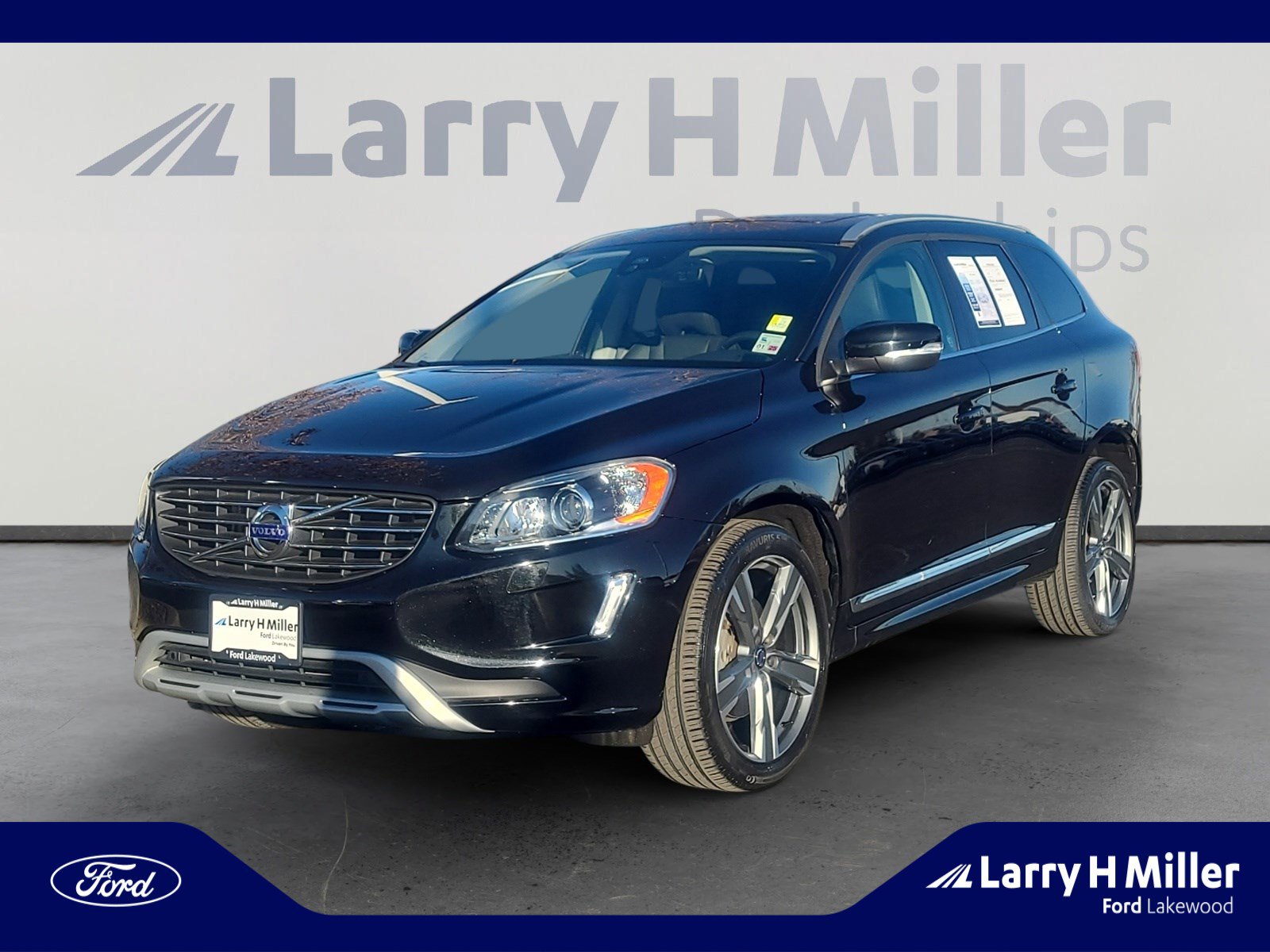 Used 2017 Volvo XC60 T5 Dynamic w/ Preferred Option Package image 1