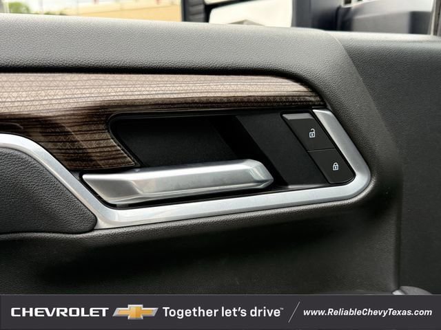 Used 2025 Chevrolet Silverado 2500 LT AWD/4WD image 30