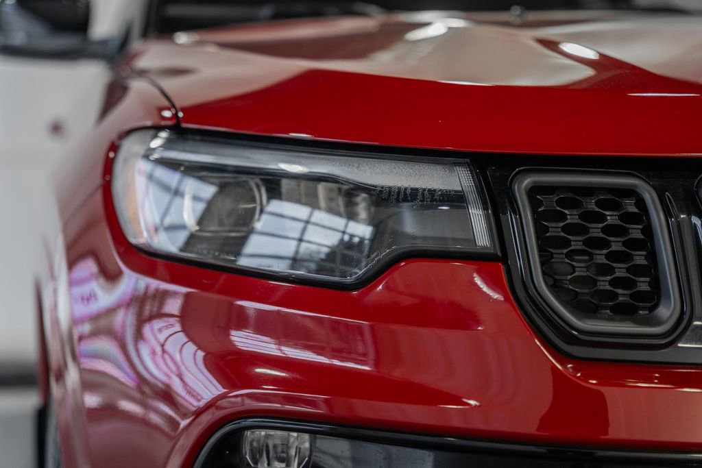 Certified 2024 Jeep Compass Limited w/ High Altitude Package image 14