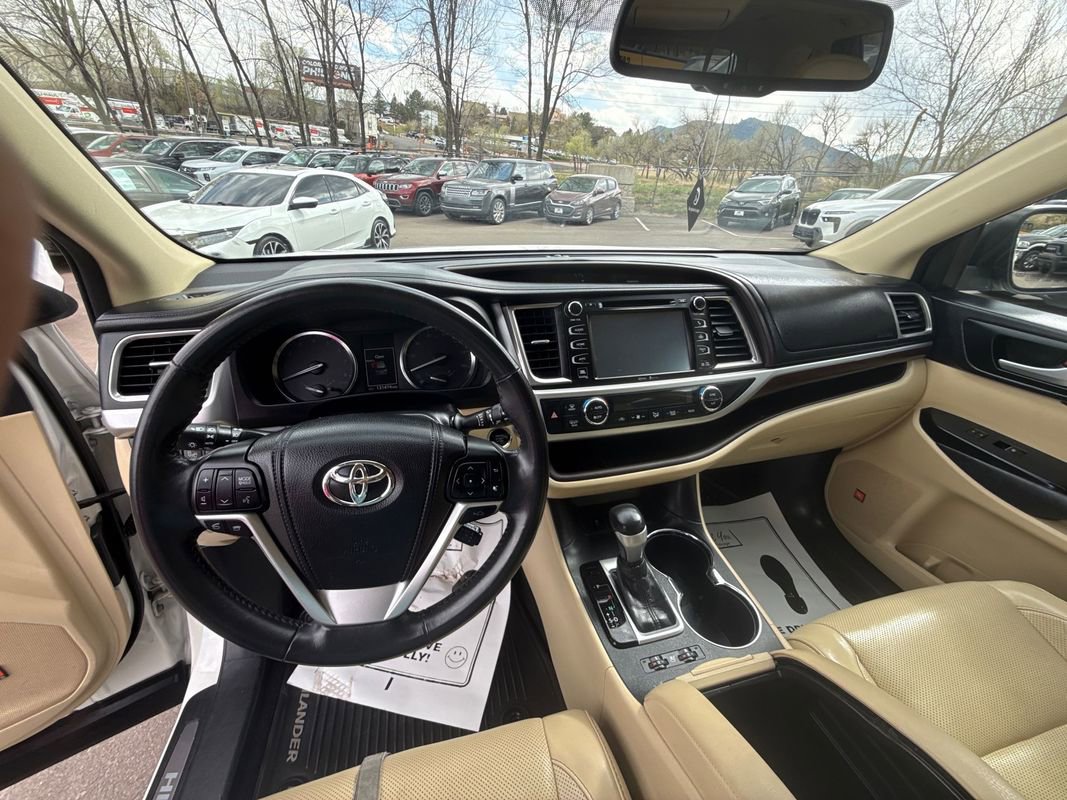 Used 2015 Toyota Highlander Limited w/ Driver Technology Package image 10
