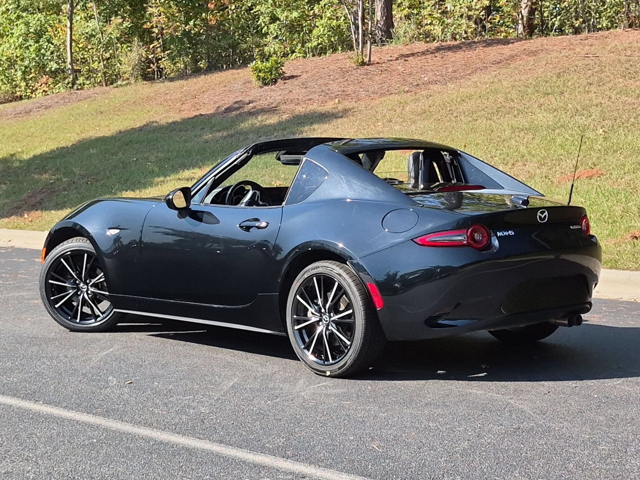 Used 2025 MAZDA MX-5 Miata RF Grand Touring RWD image 3