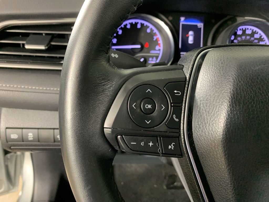 Used 2020 Toyota Camry SE image 20