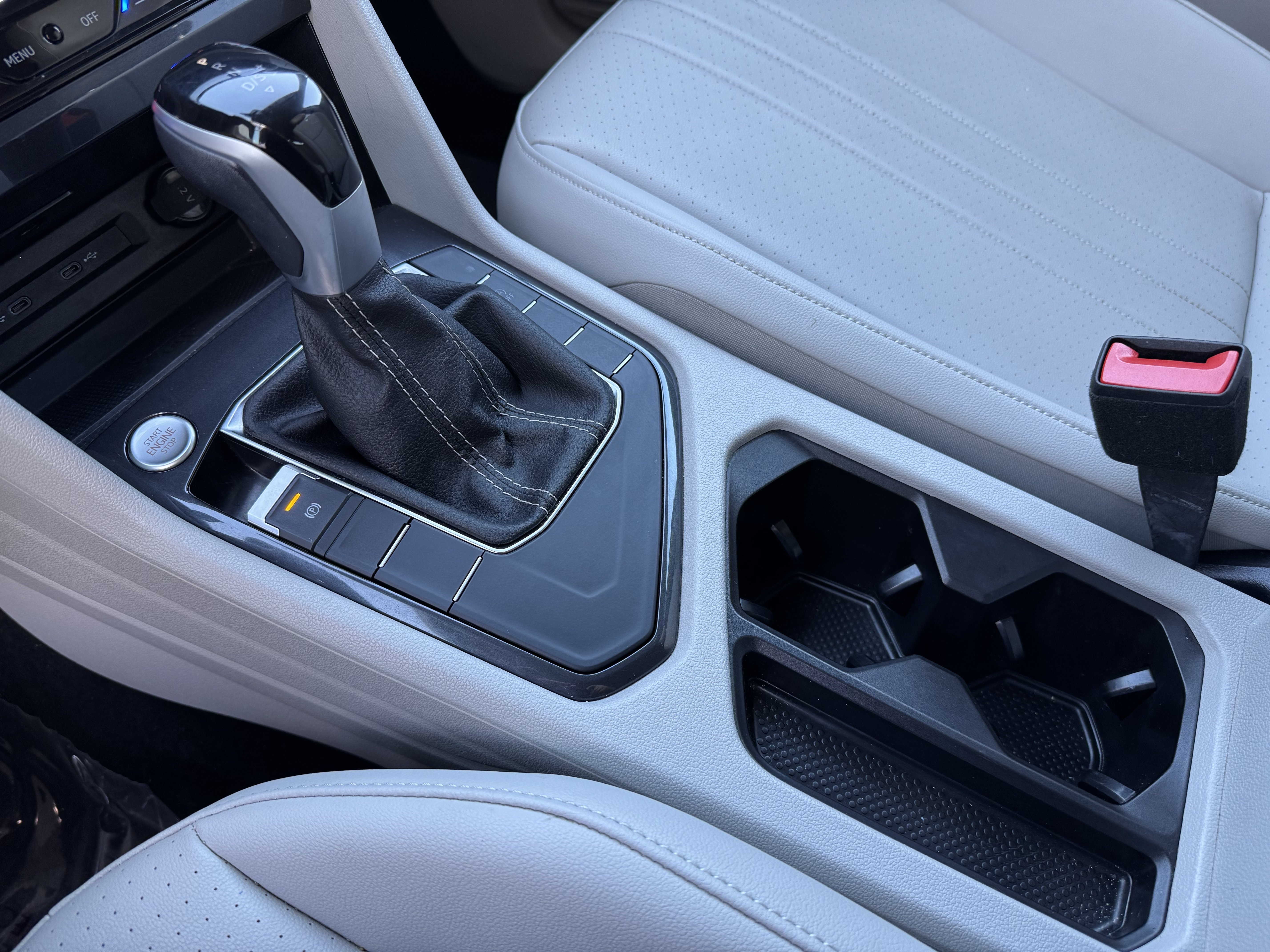 Certified 2024 Volkswagen Tiguan SE FWD image 29