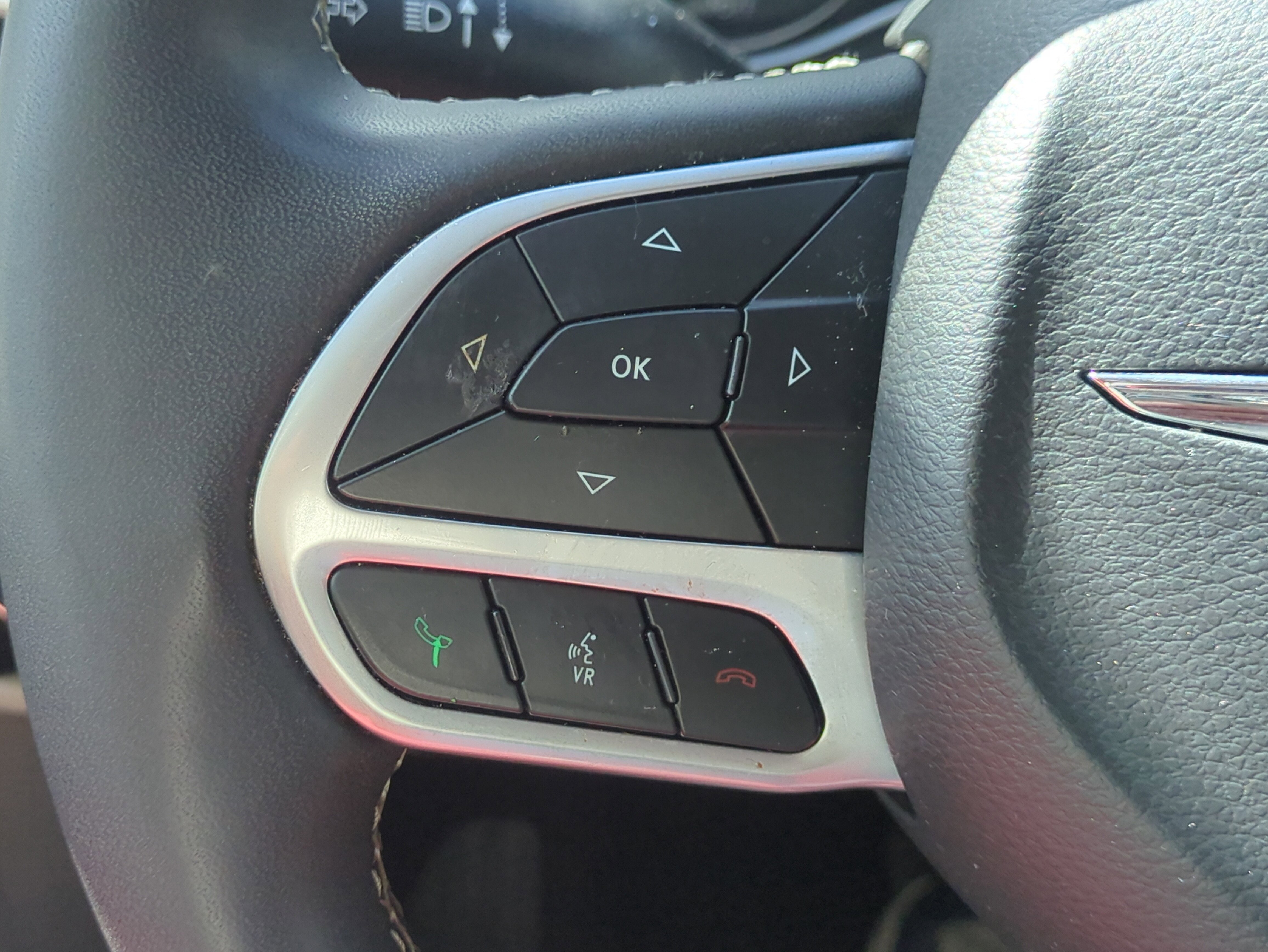 Certified 2023 Chrysler Pacifica Touring-L image 26