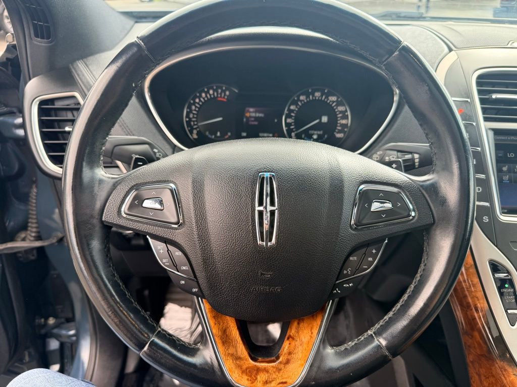 Used 2016 Lincoln MKX Reserve w/ Luxury Package image 19