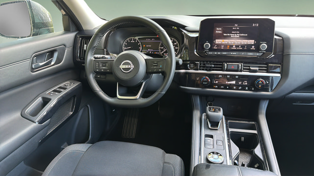 Used 2025 Nissan Pathfinder SV AWD/4WD image 8