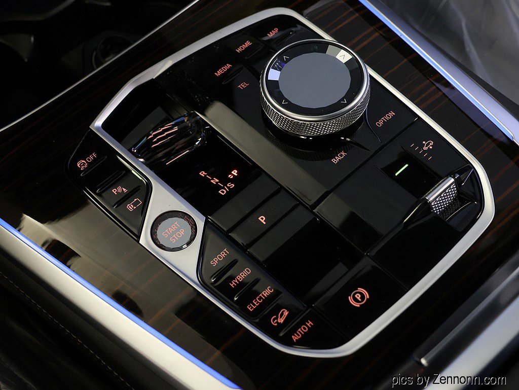 New 2026 BMW X5 xDrive50e w/ Executive Package image 27