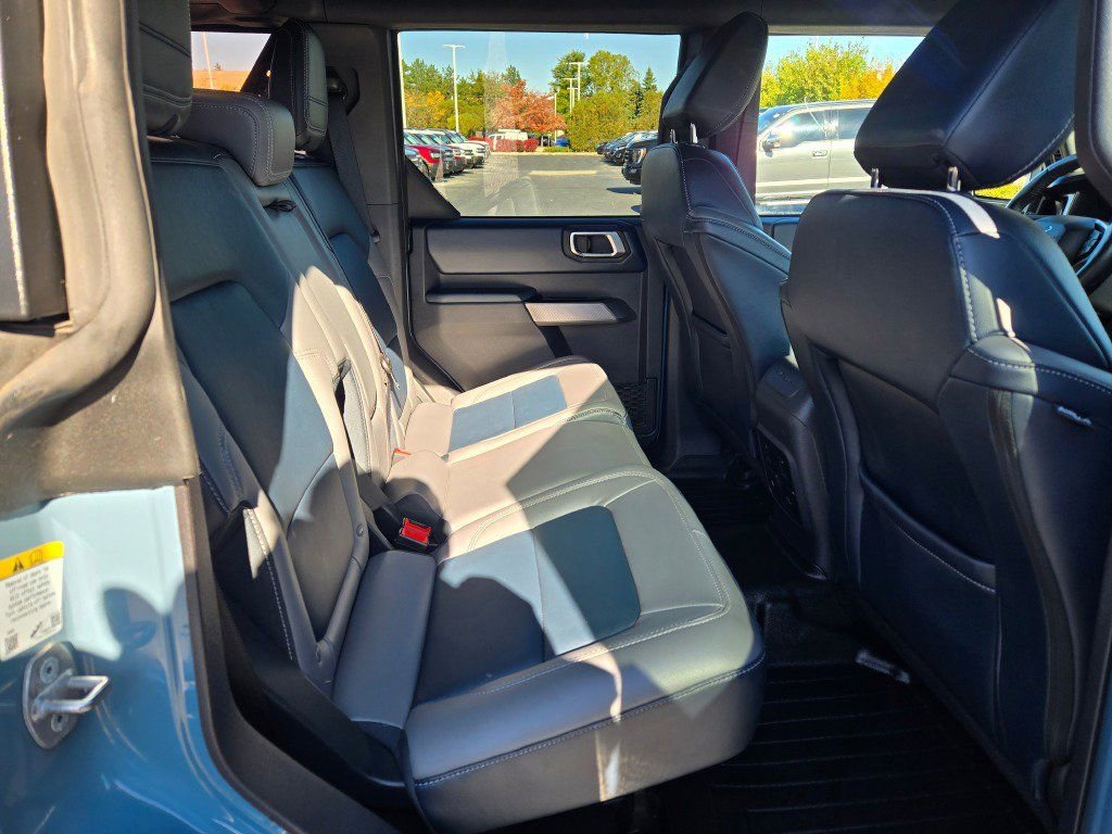 Used 2022 Ford Bronco Outer Banks image 9