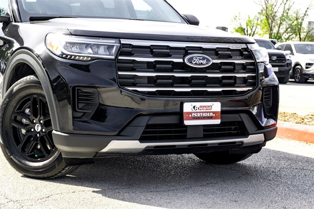 Used 2025 Ford Explorer Active image 3