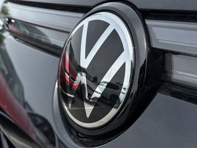 New 2026 Volkswagen Tiguan SE R-Line FWD image 31