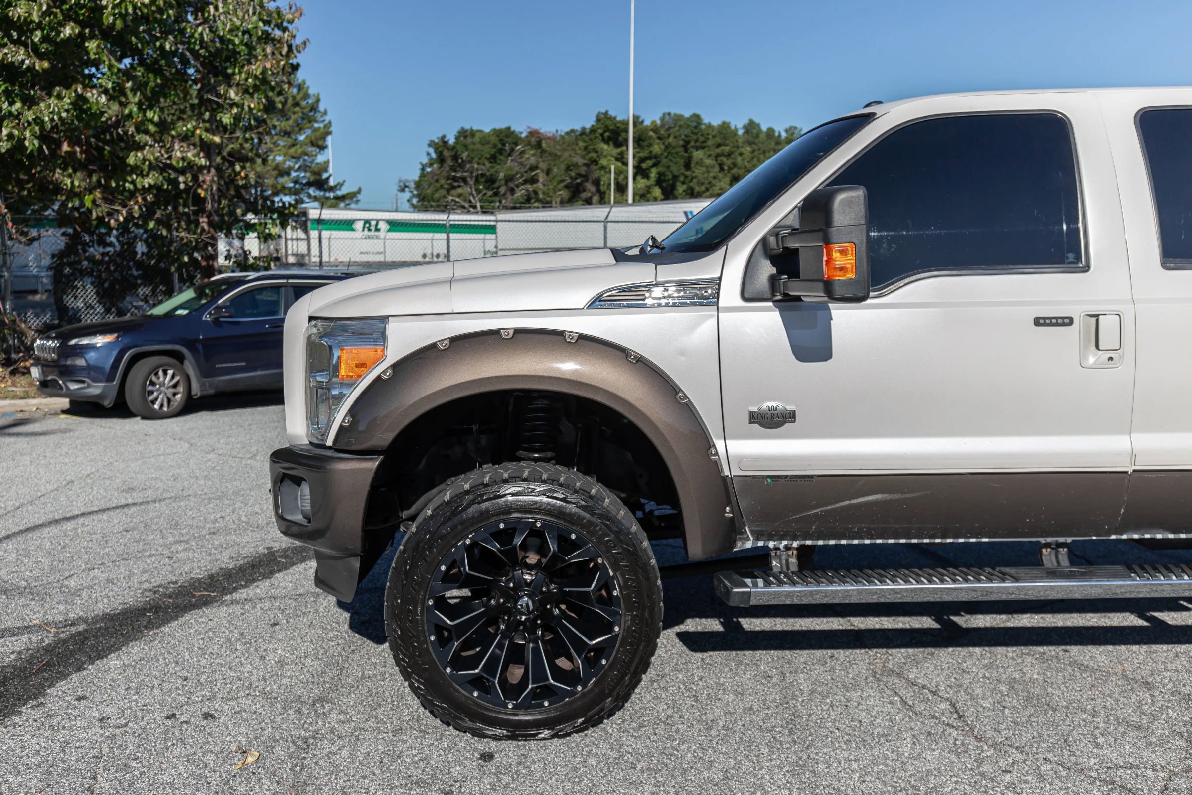 Used 2016 Ford F250 King Ranch w/ King Ranch w/Chrome Package image 4