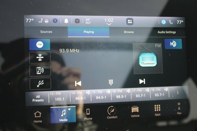 Used 2024 Jeep Wagoneer 4WD w/ Premium Group I image 6