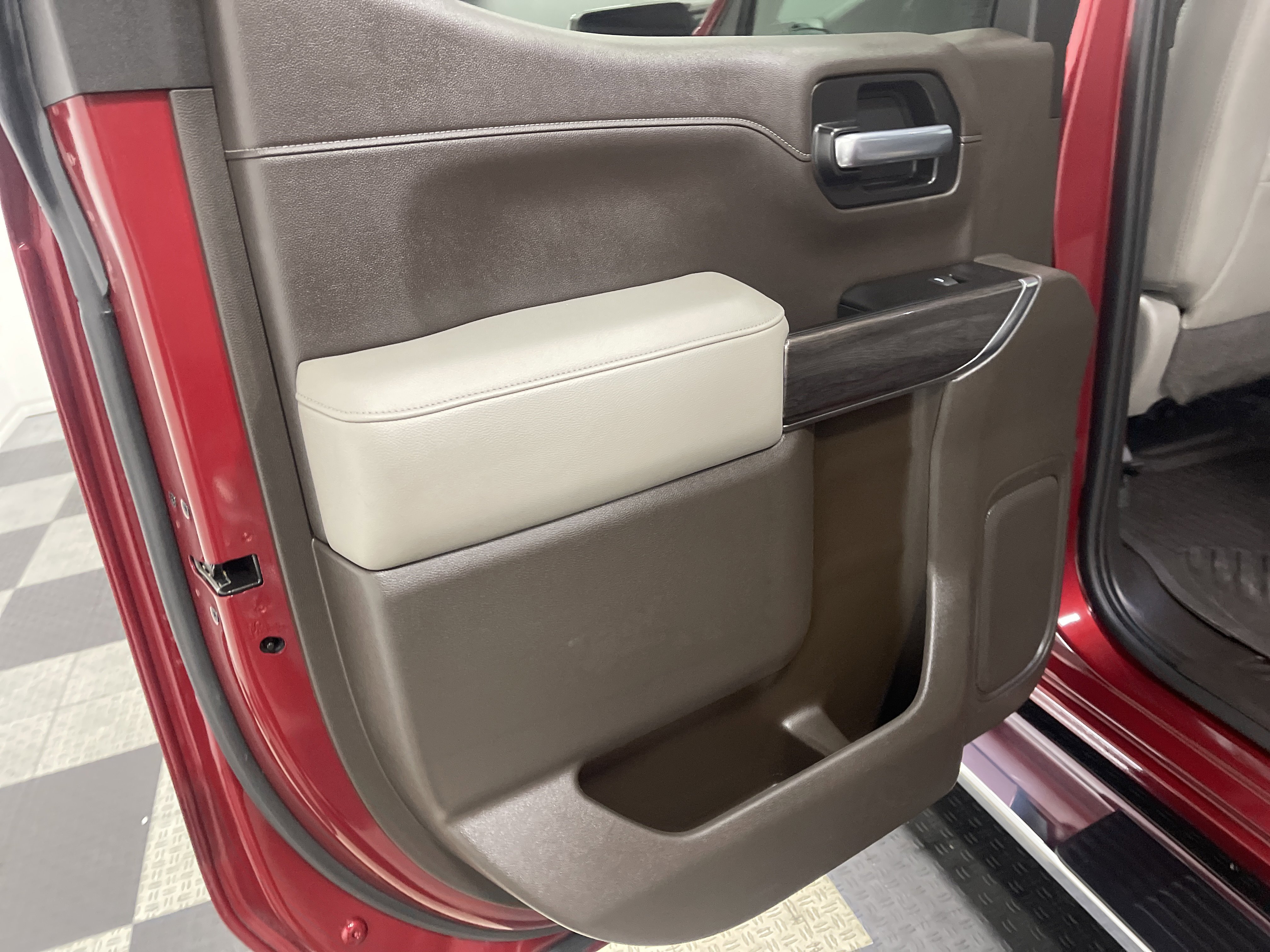 Used 2020 Chevrolet Silverado 1500 LTZ image 15