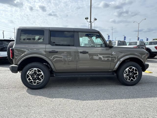 New 2026 Ford Bronco Outer Banks AWD/4WD image 4