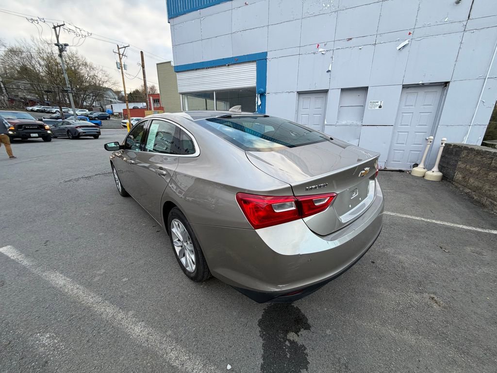 Used 2025 Chevrolet Malibu LT FWD image 3