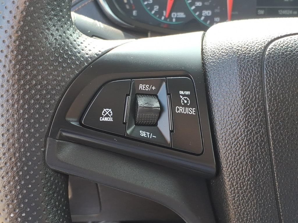 Used 2017 Chevrolet Trax LT AWD/4WD image 19