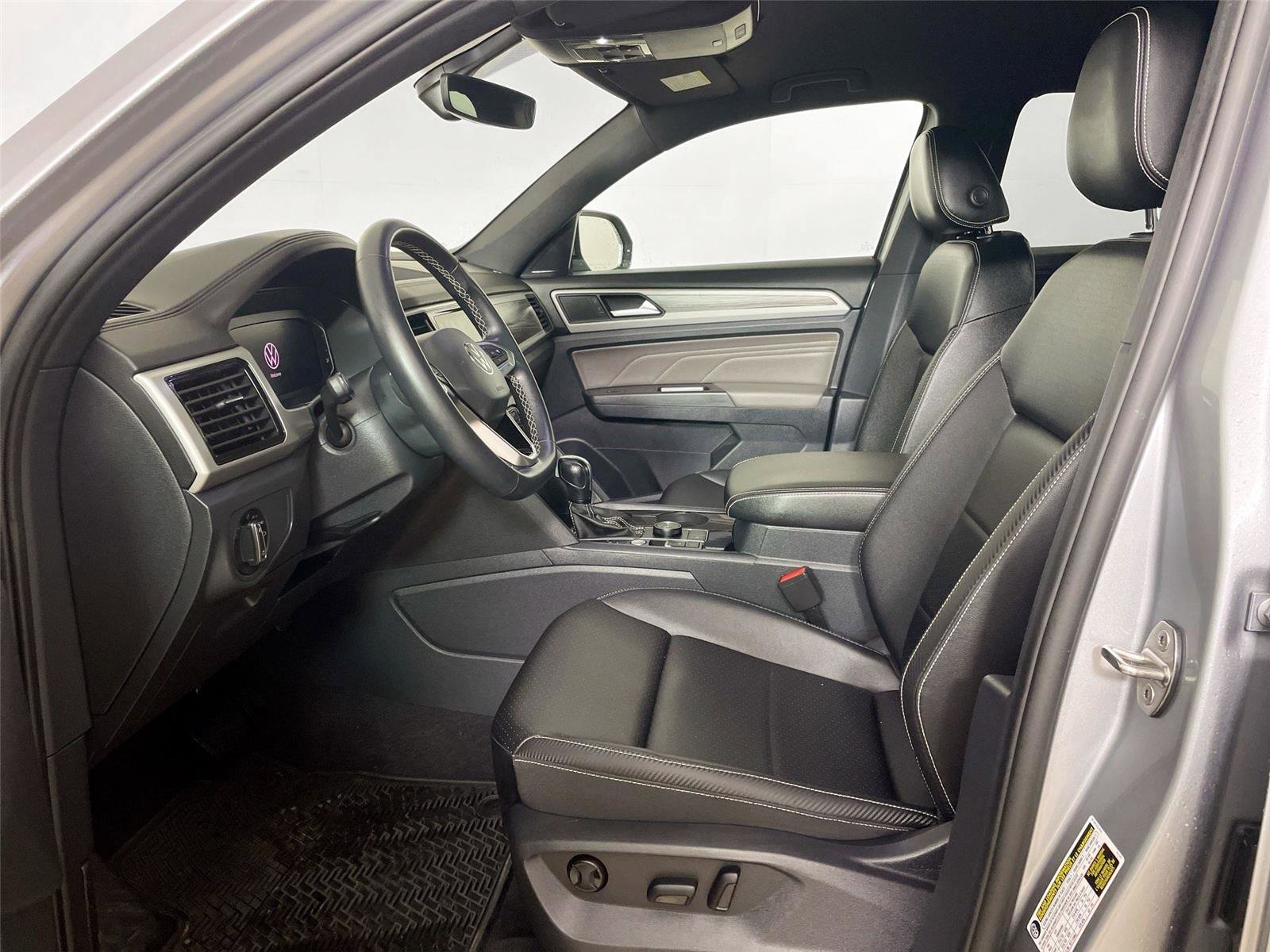 Used 2023 Volkswagen Atlas Cross Sport SE AWD/4WD image 5