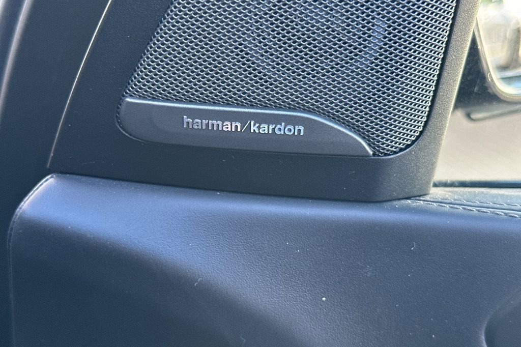 Used 2019 BMW X7 xDrive50i w/ M Sport Package image 19