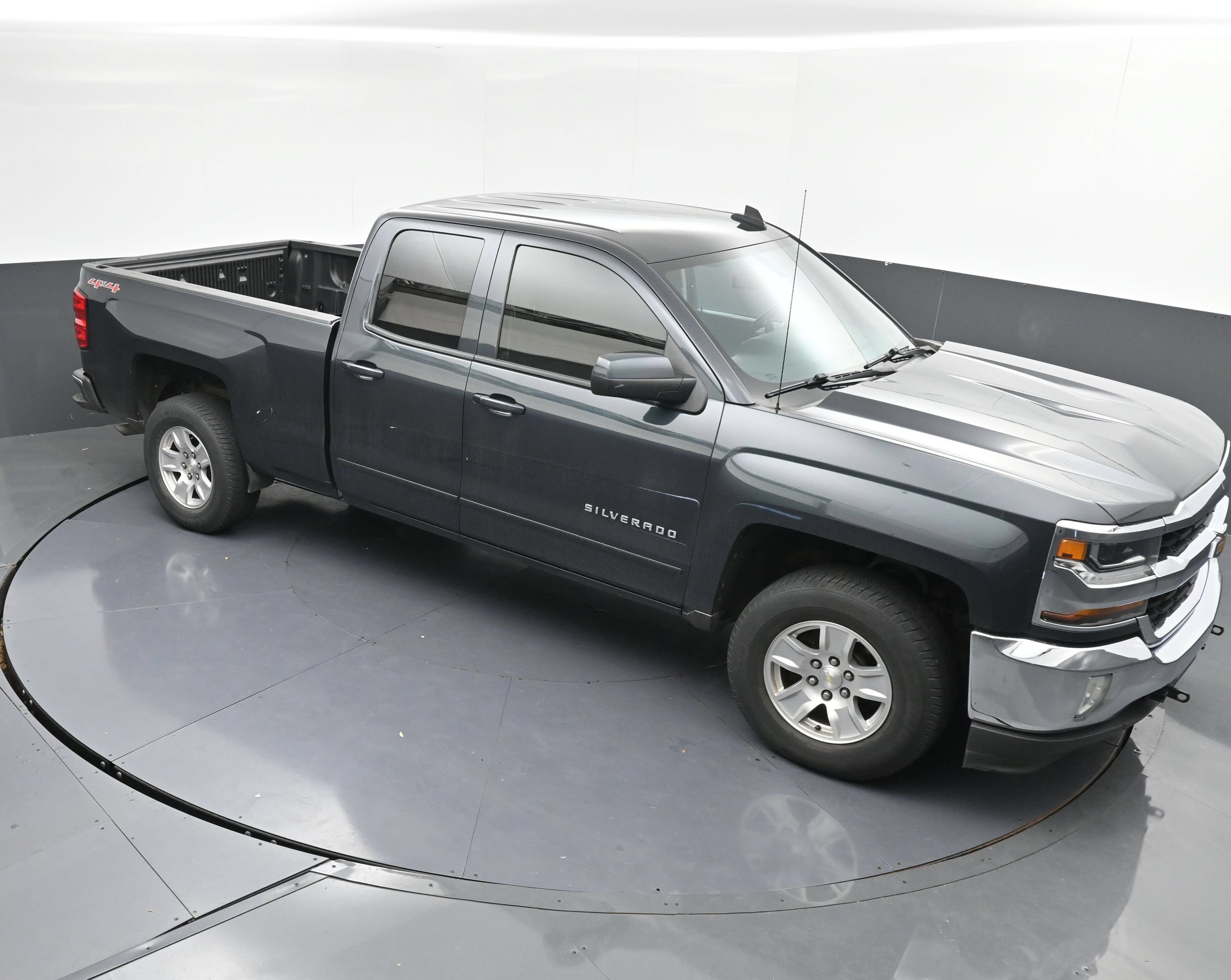 Used 2017 Chevrolet Silverado 1500 LT w/ All Star Edition AWD/4WD image 32