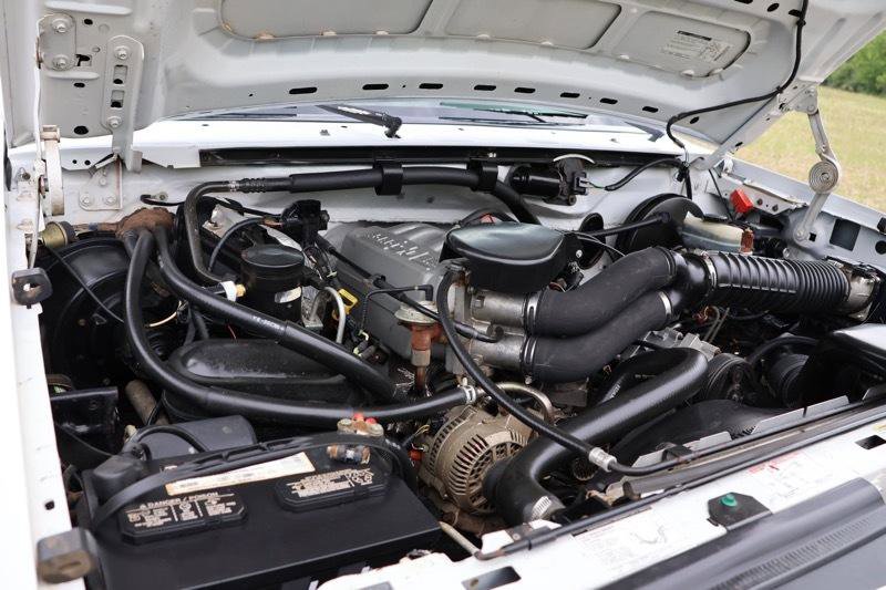 Used 1996 Ford Bronco XLT AWD/4WD image 17