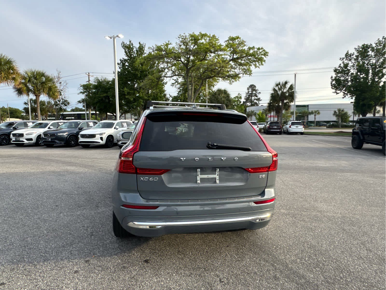 Used 2022 Volvo XC60 B5 Inscription w/ Protection Package Premier image 22