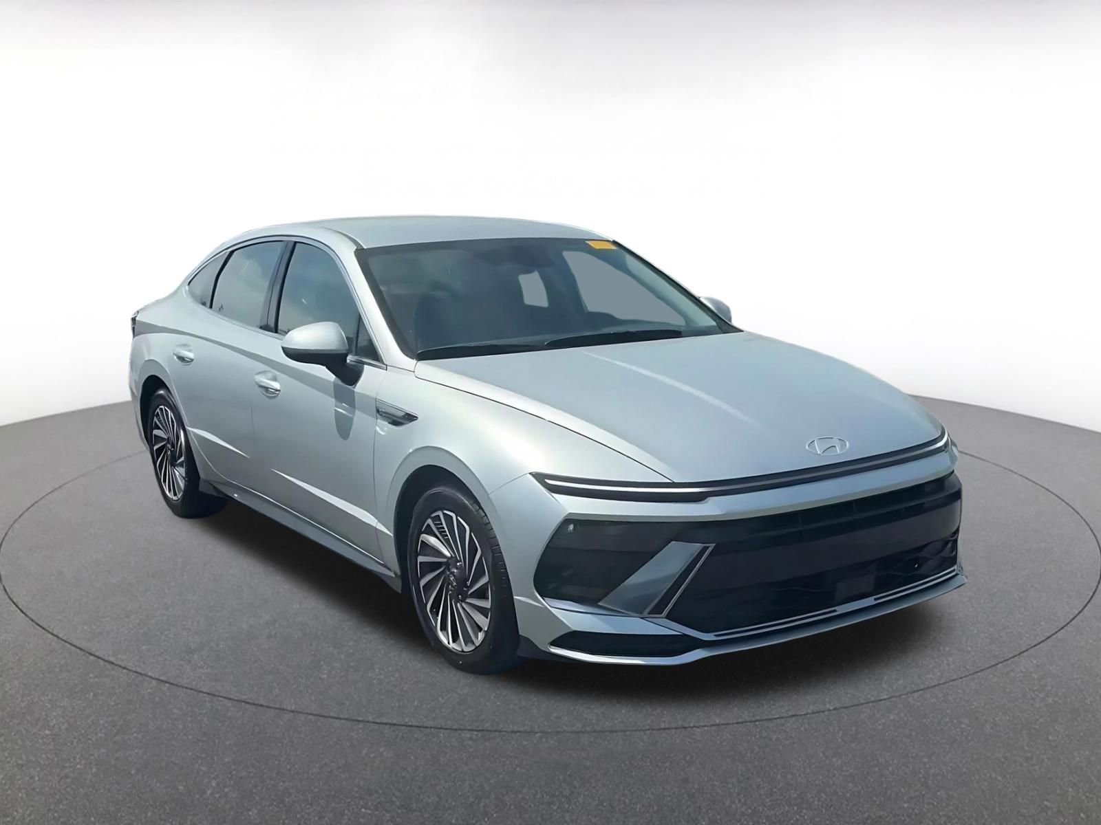 Used 2025 Hyundai Sonata SEL FWD image 3