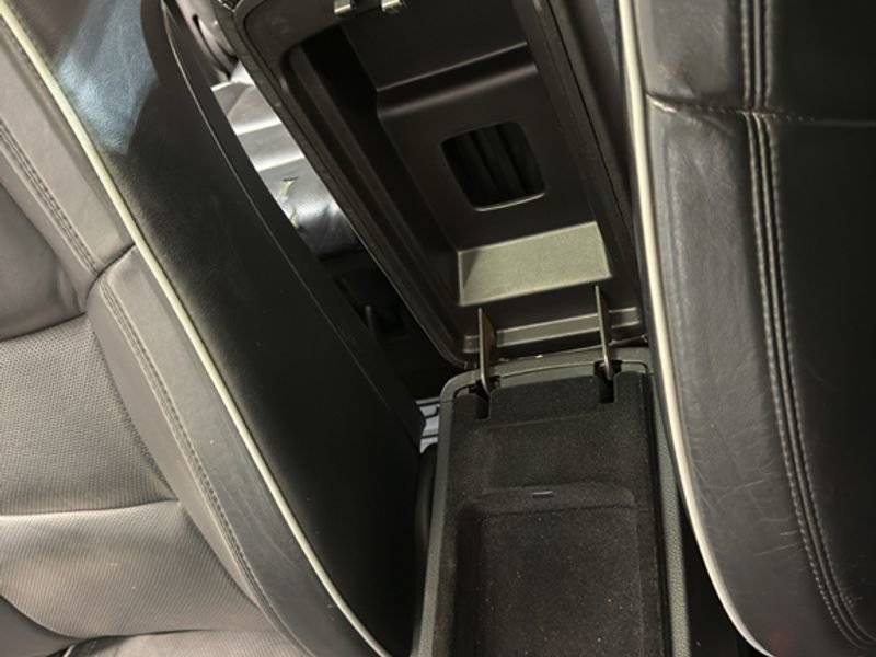 Used 2012 Jeep Grand Cherokee Overland image 20