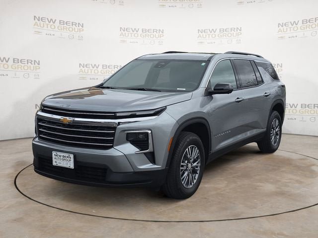 New 2026 Chevrolet Traverse LT w/ Driver Confidence Package FWD image 1