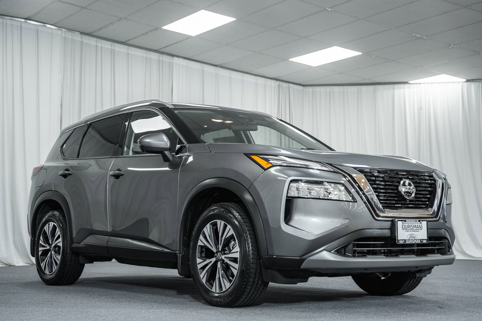 Used 2021 Nissan Rogue SV w/ Premium Package image 1