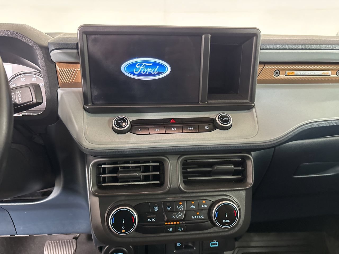 Used 2023 Ford Maverick Lariat w/ Equipment Group 500A Standard AWD/4WD image 13