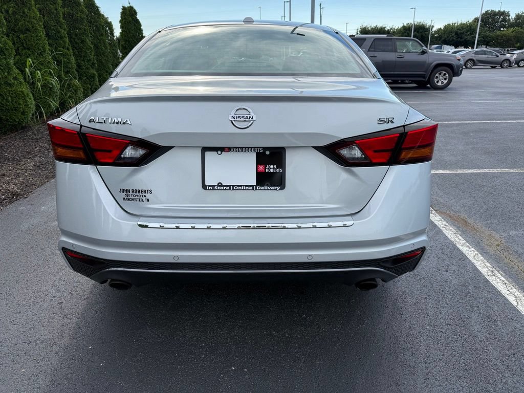 Used 2021 Nissan Altima 2.5 SR w/ SR Premium Package FWD image 3