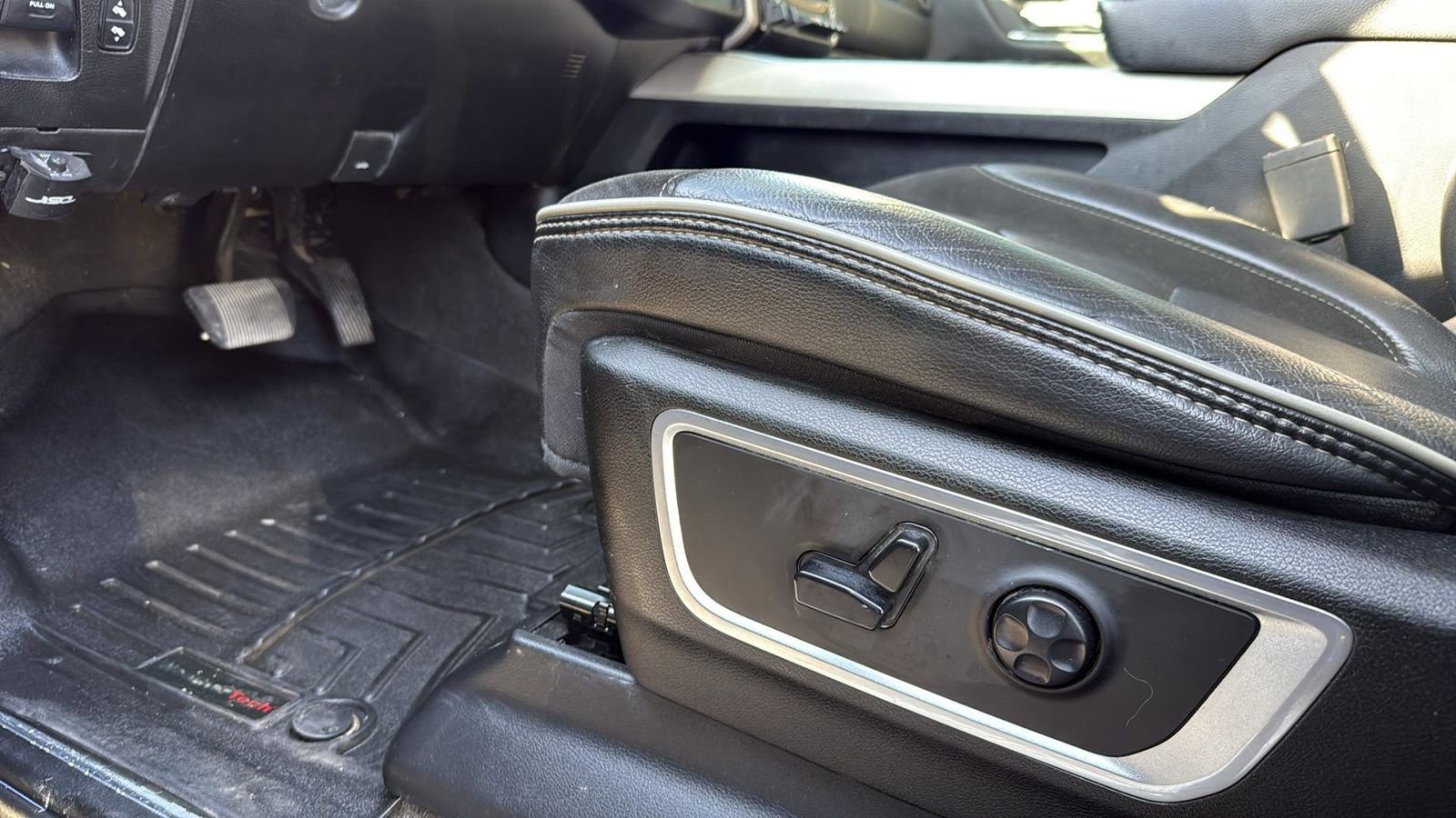 Used 2020 RAM 1500 Laramie image 11