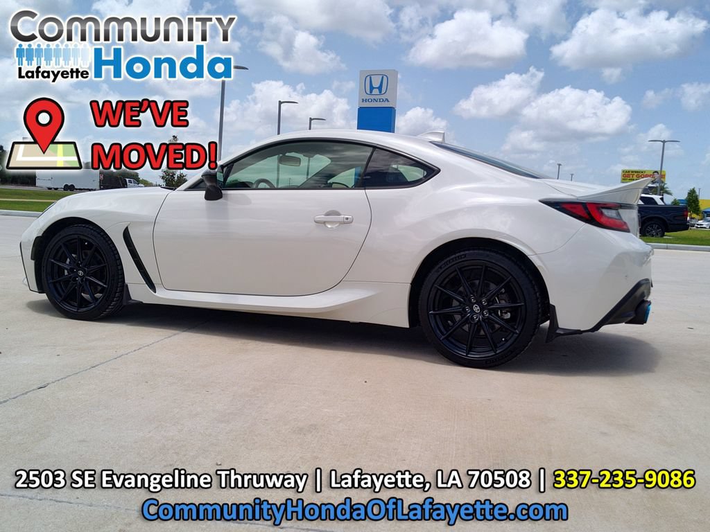Used 2024 Toyota GR86 Premium RWD image 5