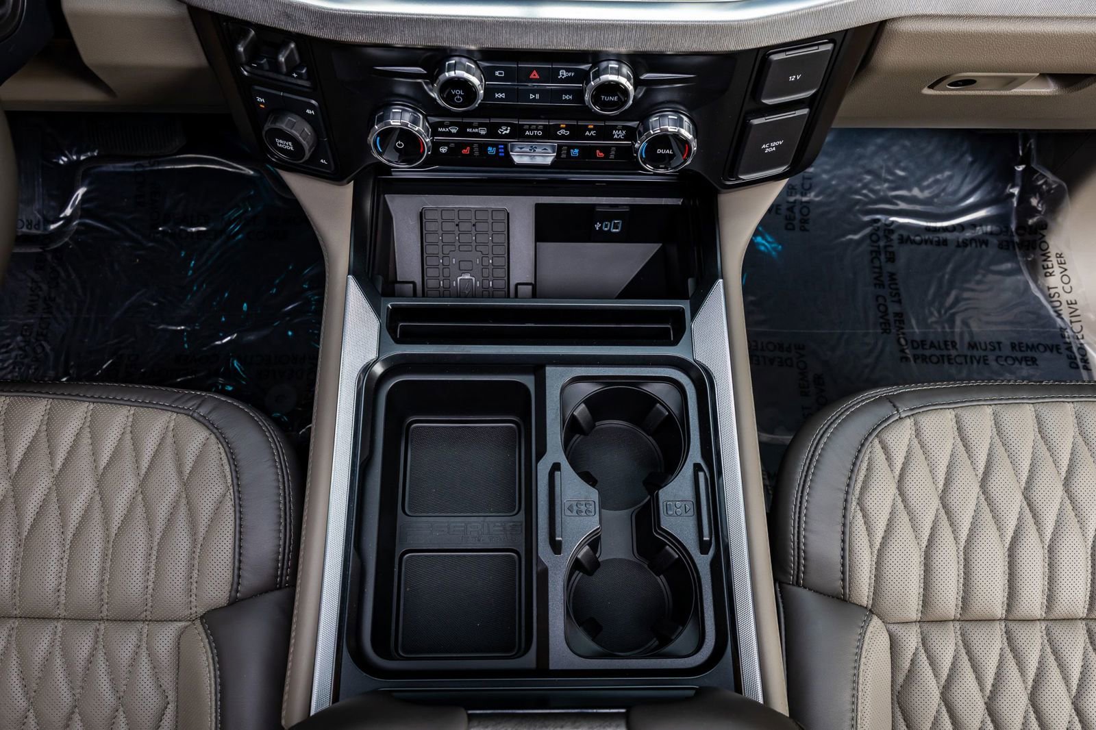 Used 2026 Ford F450 Platinum w/ Platinum Plus Package image 28