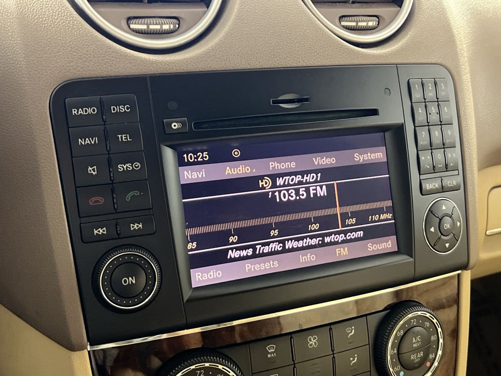 Used 2010 Mercedes-Benz ML 350 BlueTEC 4MATIC image 18