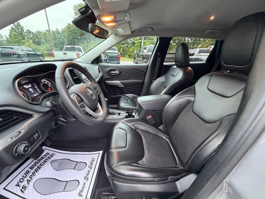 Used 2022 Jeep Cherokee Latitude AWD/4WD image 10