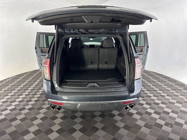 Used 2022 Chevrolet Suburban Premier AWD/4WD image 16