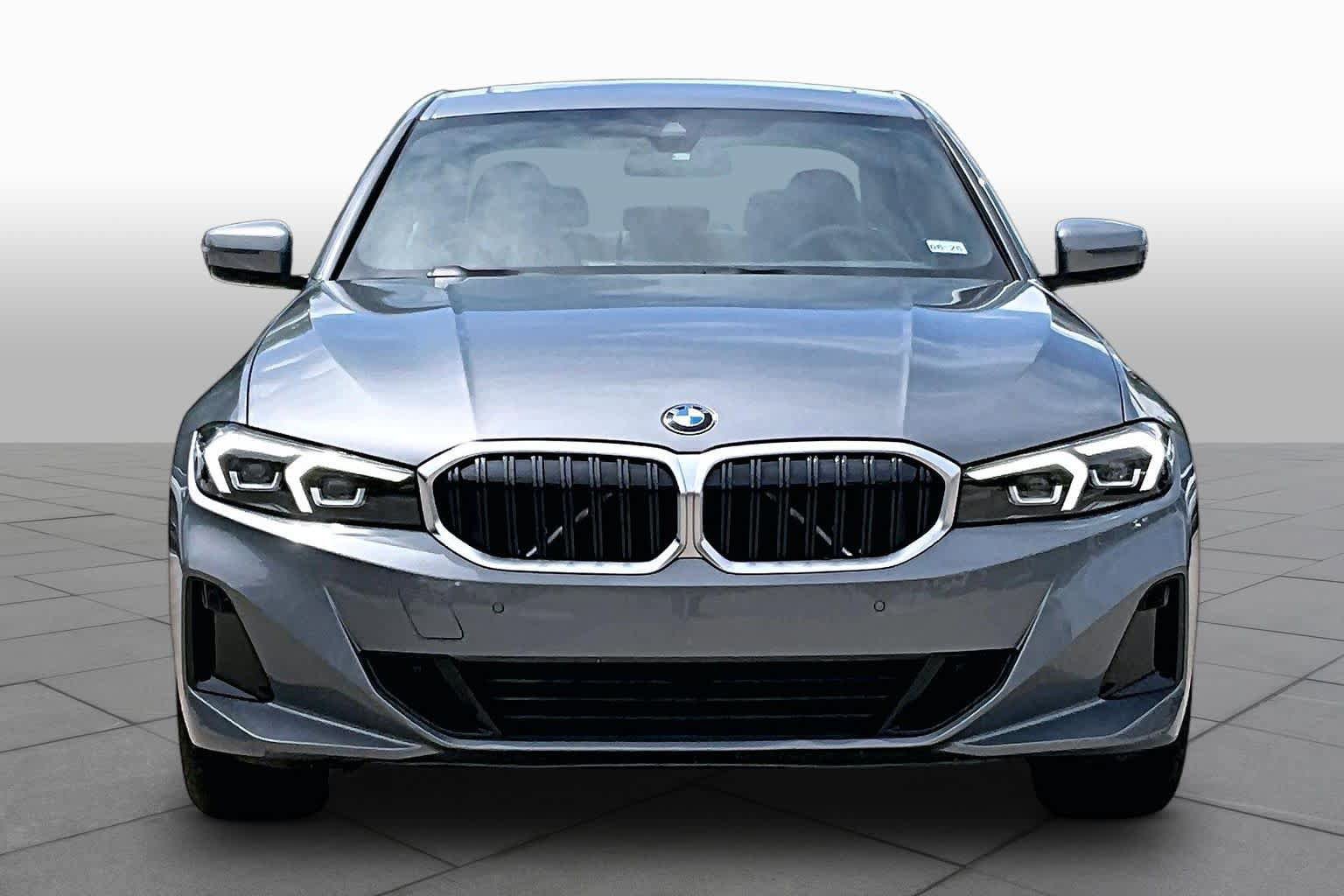 Used 2023 BMW 330i Sedan w/ Convenience Package RWD image 3