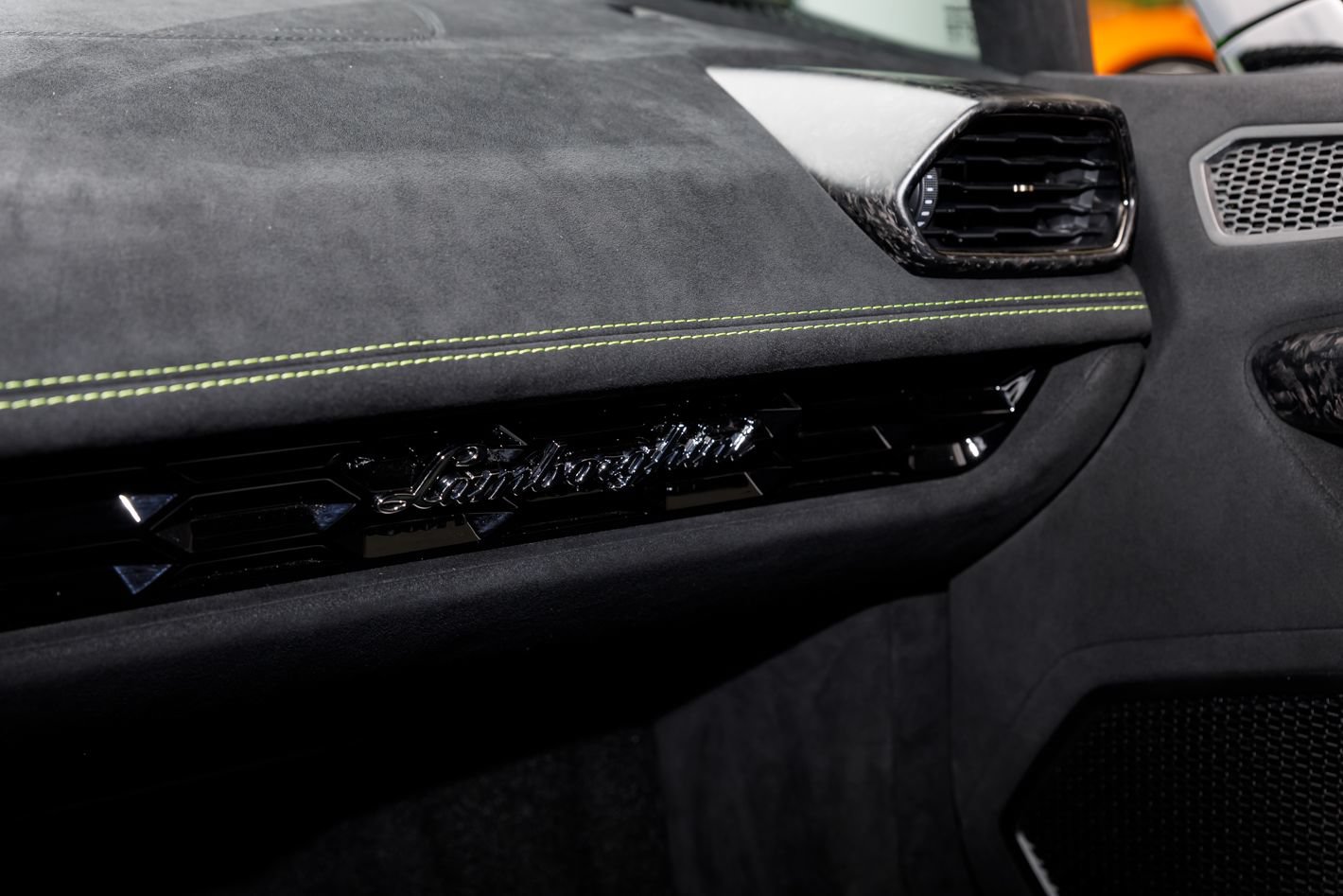 Used 2018 Lamborghini Huracan Performante AWD/4WD image 55