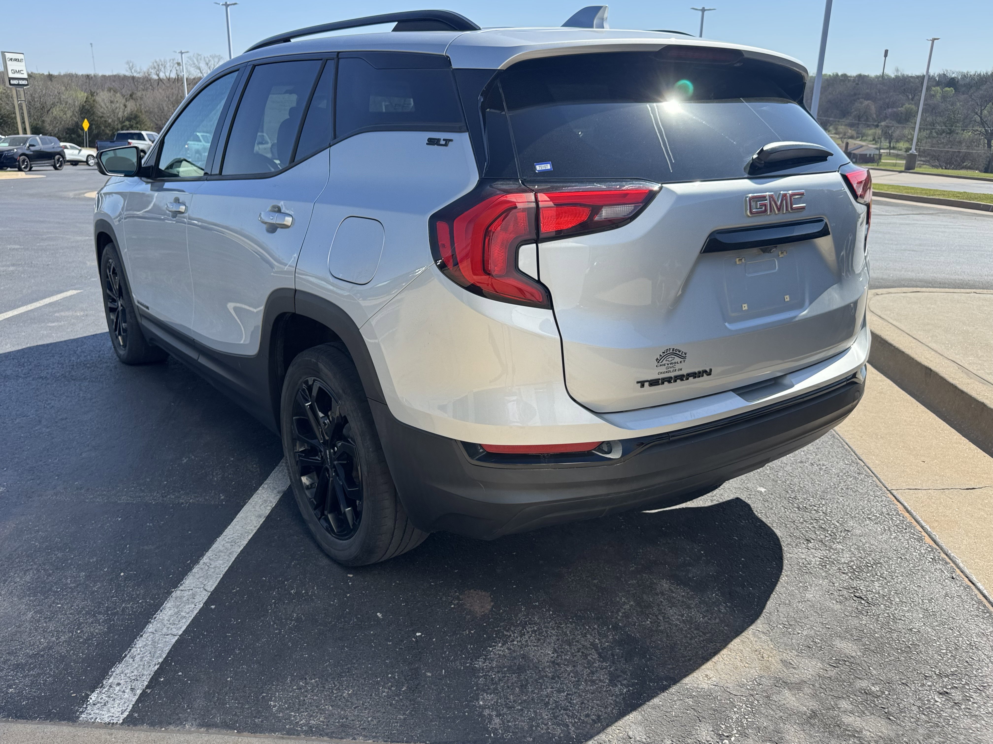 Used 2021 GMC Terrain SLT w/ Infotainment Package II image 3