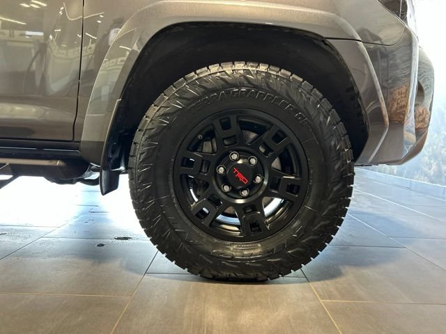 Used 2021 Toyota 4Runner TRD Off-Road AWD/4WD image 41
