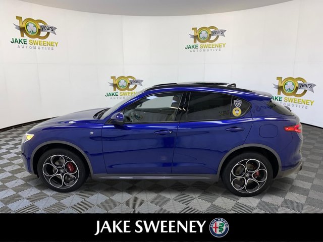 Used 2023 Alfa Romeo Stelvio Ti AWD/4WD image 6