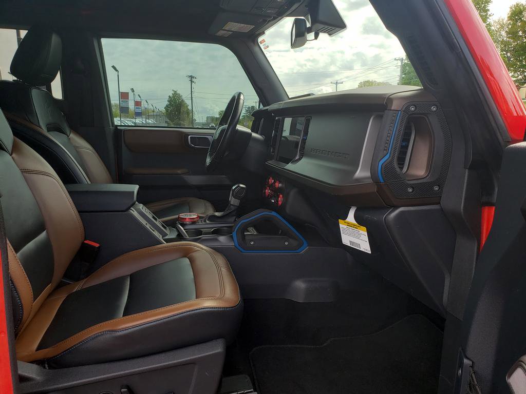 Used 2023 Ford Bronco Outer Banks w/ Sasquatch Package AWD/4WD image 17