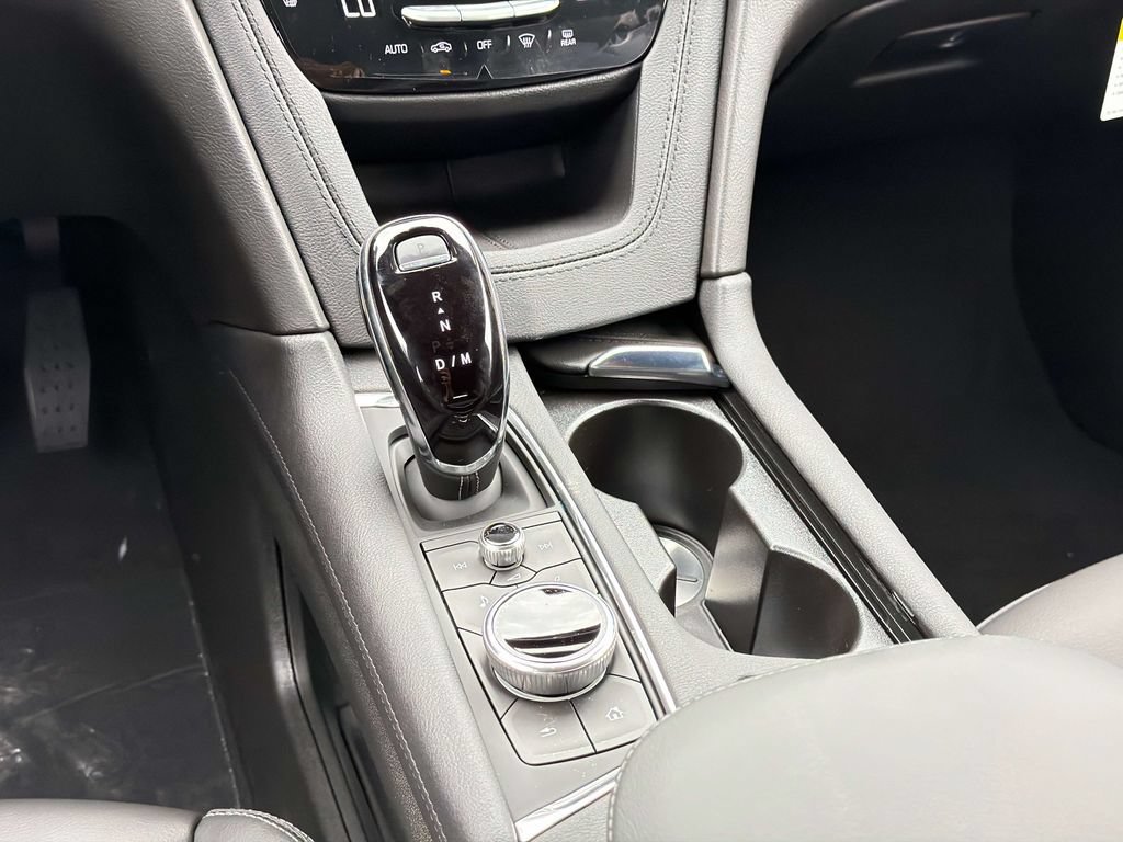 New 2026 Cadillac XT5 Luxury w/ LPO, ONYX Package FWD image 15