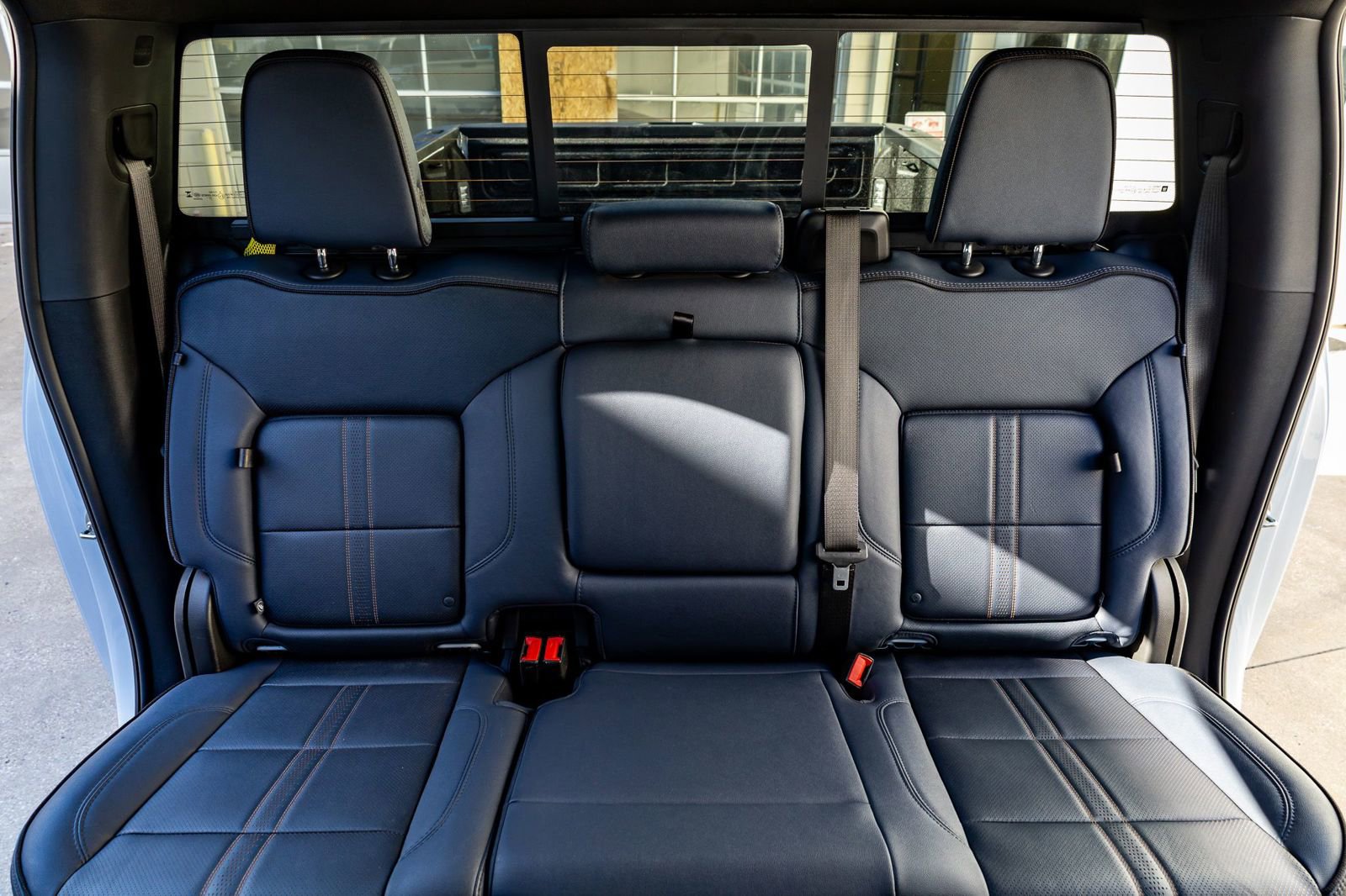 Used 2025 Chevrolet Silverado 2500 High Country w/ Technology Package image 34