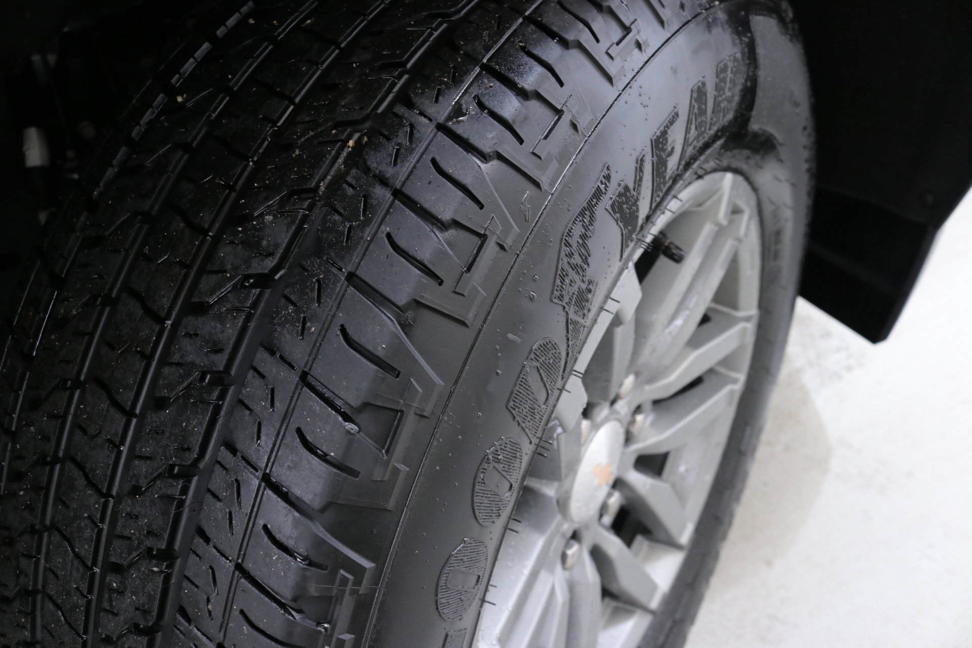 Used 2023 Chevrolet Colorado LT w/ LT Convenience Package II image 35